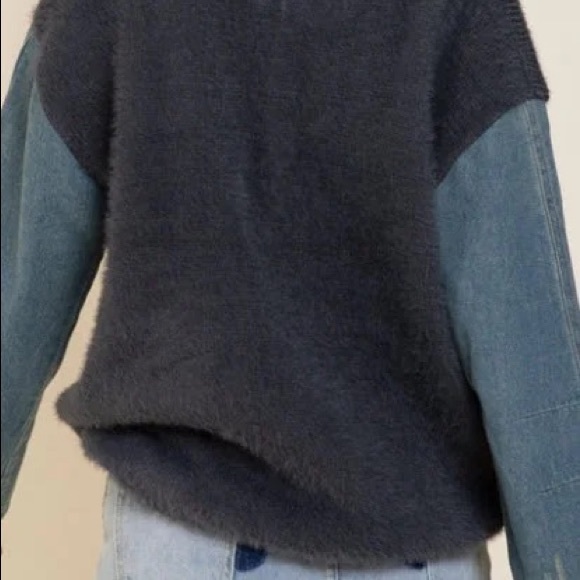 NWT🏷️// Boyfriend Sweater 🩵🩵 - Picture 2 of 5
